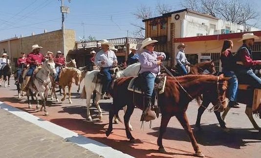 Realizan Cabalgata del 272 Aniversario de la fundación de Mier