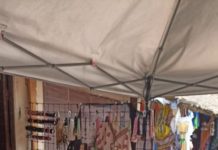 Vendedores de Souvenirs en Playa Miramar se Preparan para Semana Santa