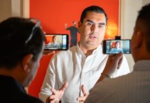 “Los Cabeza de Vaca reciben una cucharada de su propio chocolate”: Roberto Lee.