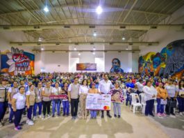 Entregan Becas Coordinadores Estatal, Regional y Alcalde de Reynosa
