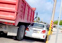 Accidente vial deja daños materiales y caos vehicular