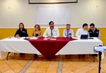 Alcalde Carlos Peña Ortiz, sigue recorriendo las colonias afectadas por las inundaciones