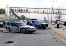 Aparatoso accidente deja un lesionado, daños y caos vial