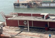 Presunta mala maniobra de buque de la Marina causa daños en muelle de centro de reparaciones navales