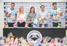 Dona la Jaiba Brava 300 Muñecos de Peluche a DIF Tampico para Festejar el Día del Niño