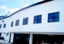 Rateros dejan a pie a empleados tras robarles una motocicleta y pertenencias