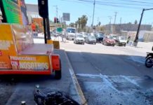 Se le quema motocicleta en libramiento Monterrey