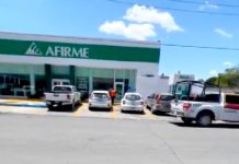 Asaltan a mujer tras salir de empresa bancaria y ratero se lleva el dinero