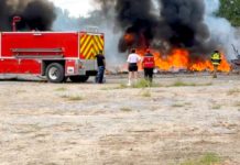 Bomberos acuden a sofocar incendio que dejo daños materiales en la Ribereña