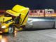 Tren choca a tráiler qué le quiso ganar el paso