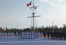 Encabeza gobernador Américo Villarreal ceremonia de honores a la bandera en la Primera Zona Naval
