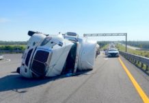 Vuelca pipa en la autopista Matamoros-Reynosa dejando daños materiales