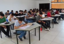 Realiza examen de admisión a aspirantes de nuevo ingreso a universidad