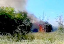 Bomberos acuden a sofocar incendio en predio con pastizal