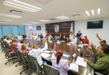 Oficial Lenguaje de Señas Mexicano en transmisión de sesiones del Cabildo de Reynosa