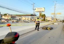 Muere motociclista tras ser impactado por una camioneta en concurrida carretera