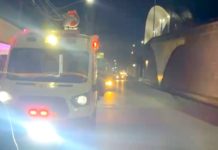 Muere persona en su motocicleta en la vía pública