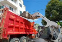 Realizan abatización, descacharrización y deshierbe en colonias