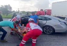 Accidnete deja lesionados, daños materiales y caos en carretera Reynosa-Matamoros