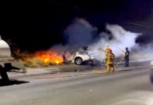 Bomberos sofocan incendio en unidad en libramioento Monterrey