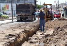 Trabaja COMAPA en la rehabilitación de drenaje sanitario en la Zona Centro