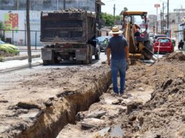 Trabaja COMAPA en la rehabilitación de drenaje sanitario en la Zona Centro