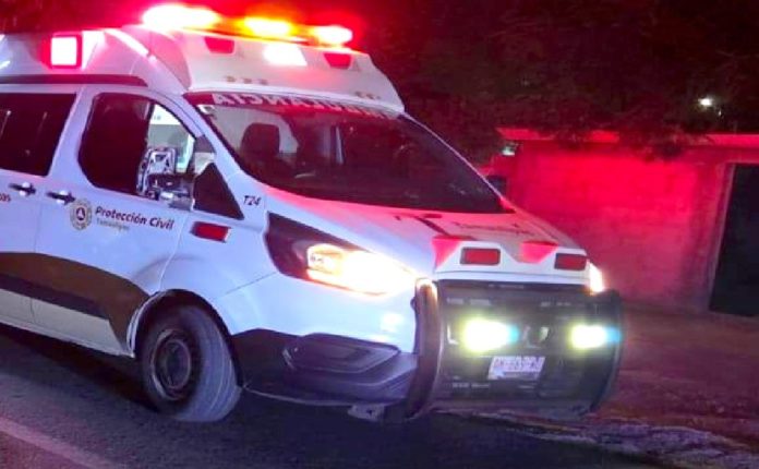 Unidad médica auxilia a persona