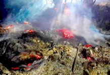 Ciudadanos reportan incendio en pastizal a orillas de canal de aguas negras