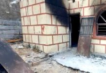 Integrantes de una familia piden ayuda tras sufrir incendio de su vivienda