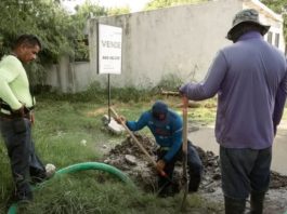 Reparan fuga de agua potable en la colonia Moderna