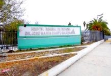 Unidad médica auxilia a victima tras sufrir aparatoso accidente vial