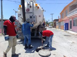 Sondeó COMAPA redes de drenaje en colonia La Cañada