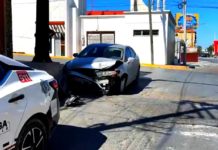 Accidente vial deja daños materiales y obstrucción vehicular