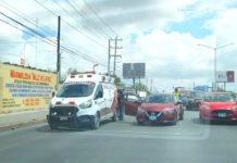 Chocan en el boulevard Hidalgo y dejan daños materiales
