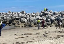 Rescatan a joven potosino en Playa Miramar; autoridades llaman a evitar zonas de riesgo.