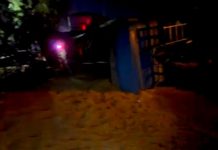 Pesada unidad vuelca en oscura y tétrica carretera a la Ribereña