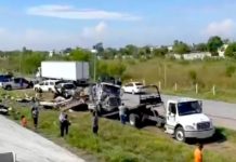 Rapiña en volcadura de tráiler en apartada carretera