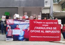 Protestan pequeños comerciantes, rechazan el aumento de más de 3% al IEPS