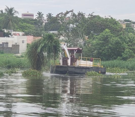Ayuntamiento de Tampico realiza trabajos de desazolve y retiro de maleza en el Dren El Charro
