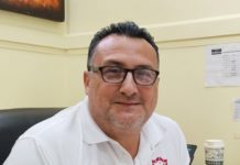 Revisan que todos los negocios que expenden alcohol estén operando dentro de la ley