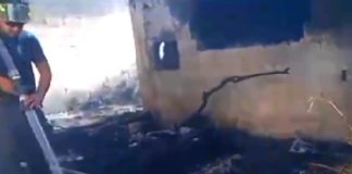 Bomberos sofocan incendio en predio abandonado dejando daños materiales