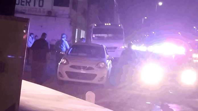 Choca pecera y unidad en carretera Río Bravo-Reynosa dejando daños (2)