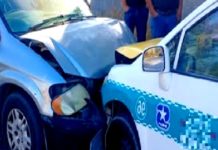 Choque deja solo daños materiales en concurrida avenida