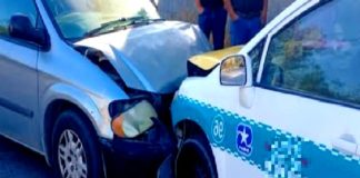 Choque deja solo daños materiales en concurrida avenida