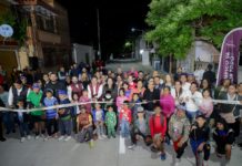 Mónica Villarreal Anaya inaugura obra de pavimentación en la colonia Tancol