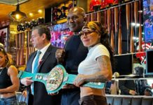Evander Holyfield se resiste al cambio en el boxeo: No quiere que se parezca a la UFC