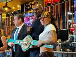 Evander Holyfield se resiste al cambio en el boxeo: No quiere que se parezca a la UFC