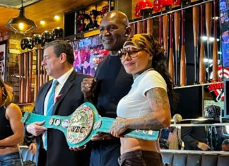 Evander Holyfield se resiste al cambio en el boxeo: No quiere que se parezca a la UFC