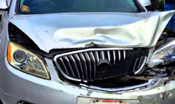 Accidente vial deja daños en carretera Río Bravo-Reynosa (2)