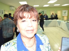 Entregarán Damas Leonas lentes y aparatos auditivos a abuelitos